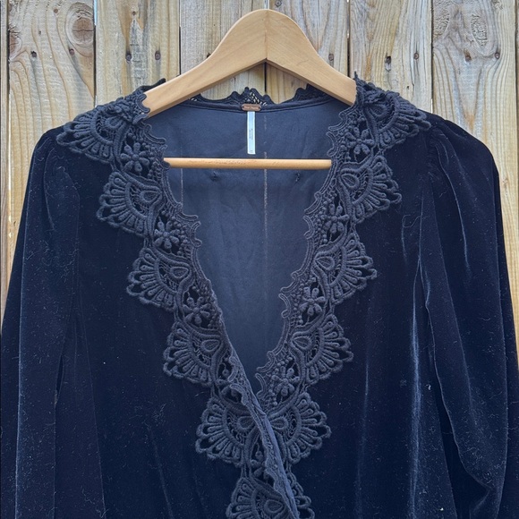 Free People Black Lace Trim Robe - Picture 3 of 11